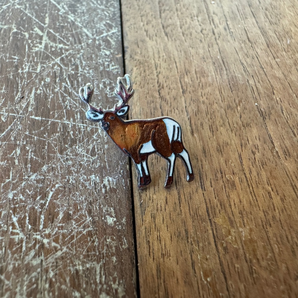 Vintage Enamel Deer Pin Lapel Brooch Animal Jewelry Silver‎ Tone Wildlife
